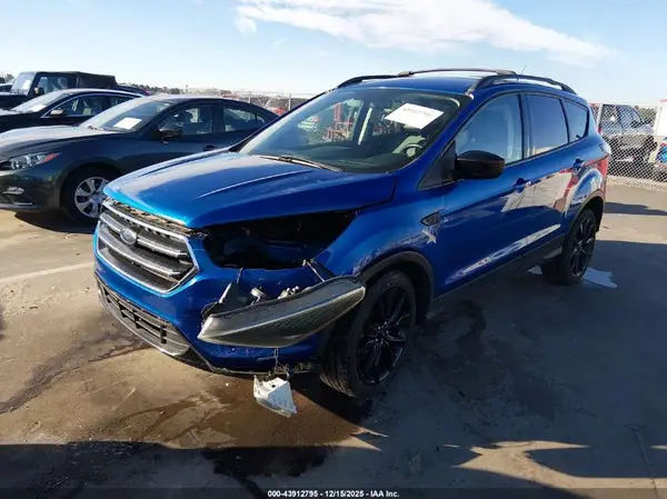1FMCU0GD2HUA18364 2017 FORD ESCAPE - Image 2