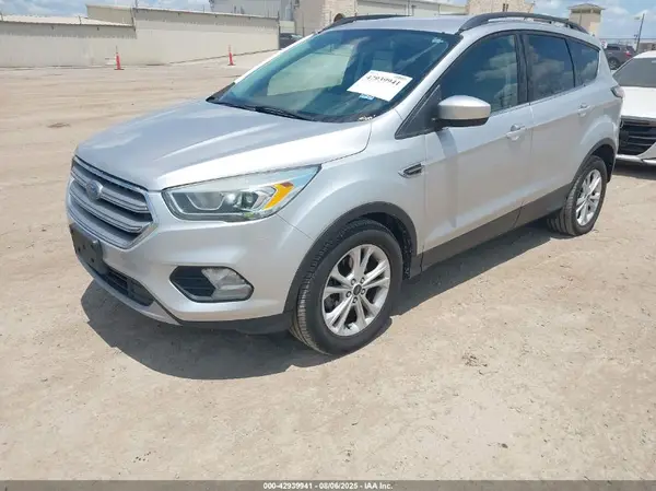 1FMCU0GD2HUA84252 2017 FORD ESCAPE - Image 2