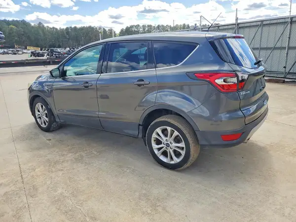 1FMCU0GD2HUB35300 2017 FORD ESCAPE - Image 2