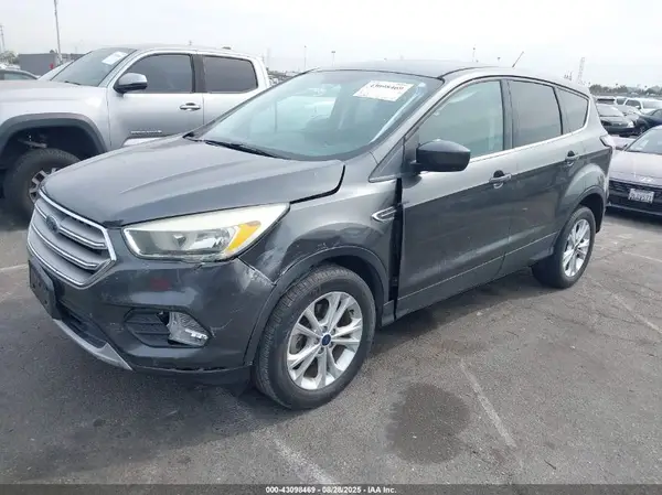 1FMCU0GD2HUC02137 2017 FORD ESCAPE - Image 2