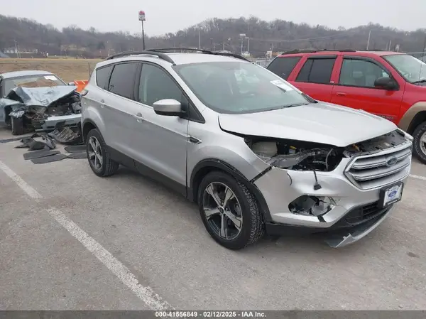1FMCU0GD2HUC66050 2017 FORD ESCAPE - Image 1