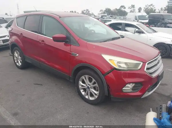 1FMCU0GD2HUC77372 2017 FORD ESCAPE - Image 1