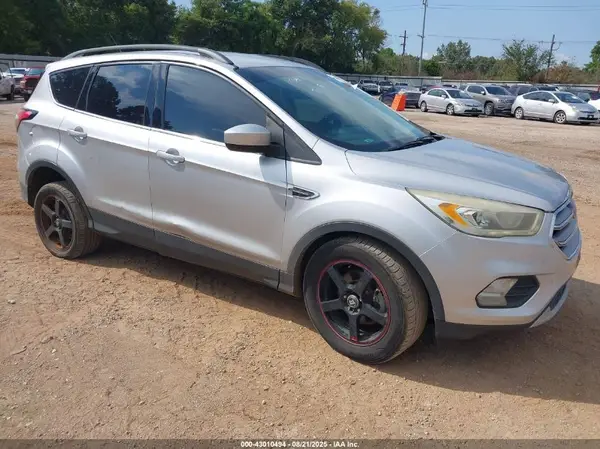1FMCU0GD2HUC87142 2017 FORD ESCAPE - Image 1