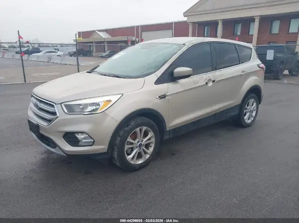 1FMCU0GD2HUD10693 2017 FORD ESCAPE - Image 2