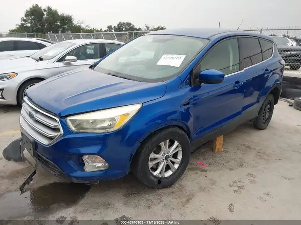 1FMCU0GD2HUD19636 2017 FORD ESCAPE - Image 2