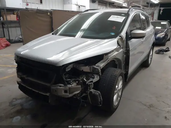 1FMCU0GD2HUD29230 2017 FORD ESCAPE - Image 2