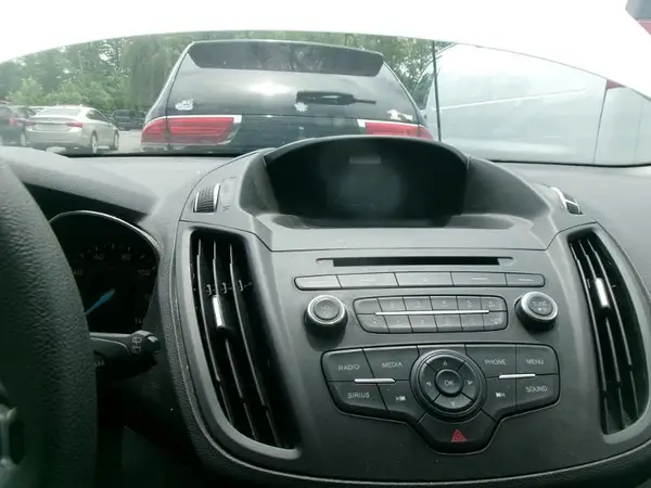 1FMCU0GD2HUD45427 2017 FORD ESCAPE - Image 1