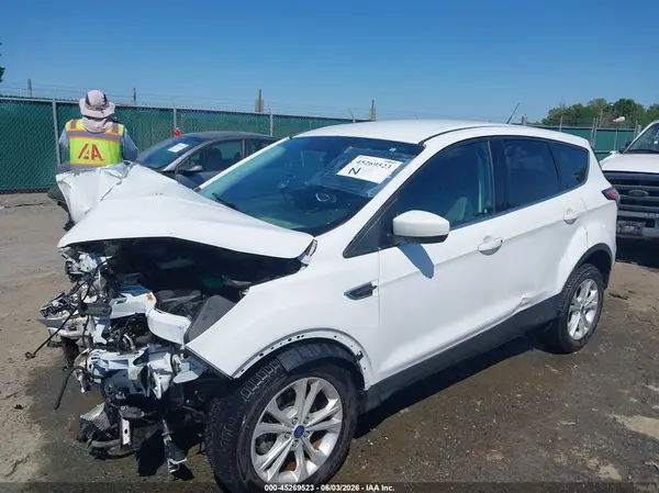1FMCU0GD2HUE40070 2017 FORD ESCAPE - Image 2
