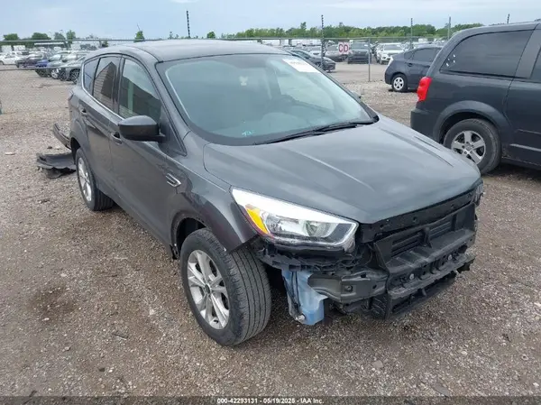 1FMCU0GD2HUE45561 2017 FORD ESCAPE - Image 1