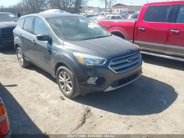 1FMCU0GD2HUE55667 2017 FORD ESCAPE - Image 1