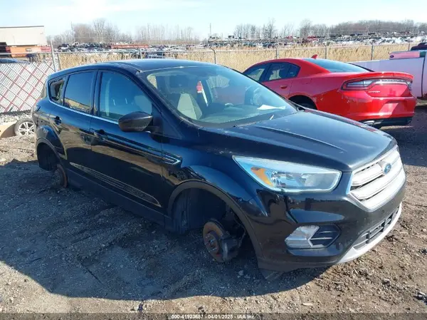 1FMCU0GD2HUE92055 2017 FORD ESCAPE - Image 1