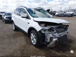1FMCU0GD2JUA48499 2018 FORD ESCAPE