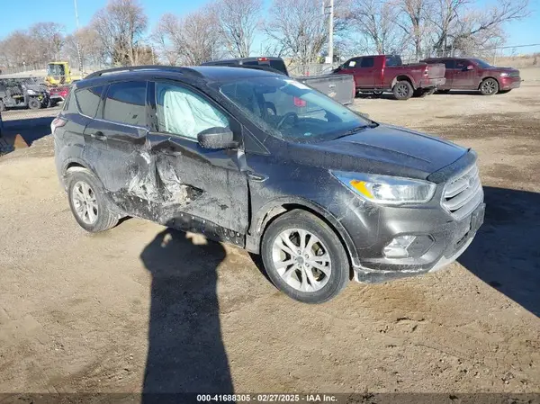 1FMCU0GD2JUA55372 2018 FORD ESCAPE - Image 1