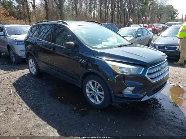 1FMCU0GD2JUA65979 2018 FORD ESCAPE - Image 1