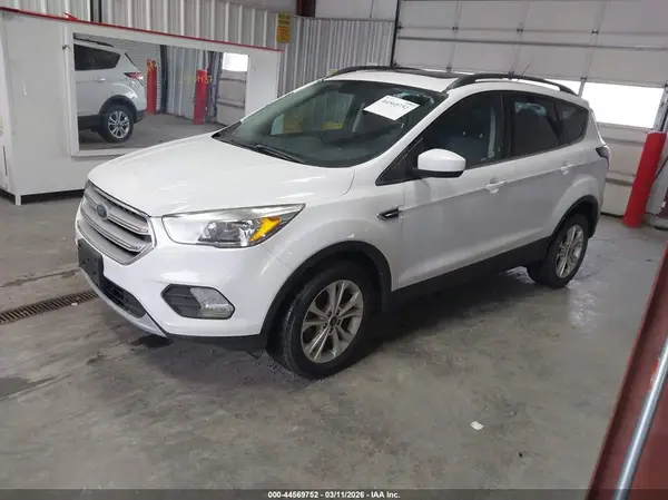 1FMCU0GD2JUA73418 2018 FORD ESCAPE - Image 2