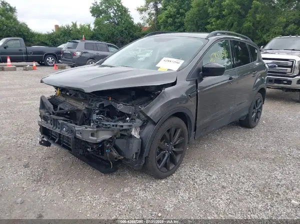1FMCU0GD2JUA82085 2018 FORD ESCAPE - Image 2