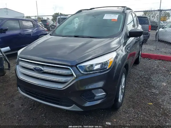 1FMCU0GD2JUA82720 2018 FORD ESCAPE - Image 2