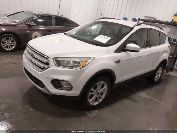 1FMCU0GD2JUA87173 2018 FORD ESCAPE - Image 2