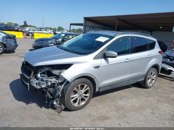1FMCU0GD2JUB04988 2018 FORD ESCAPE - Image 2