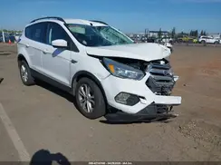 1FMCU0GD2JUB26232 2018 FORD ESCAPE