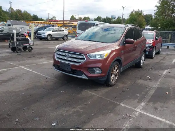 1FMCU0GD2JUB85250 2018 FORD ESCAPE - Image 2