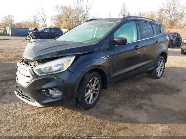 1FMCU0GD2JUC02757 2018 FORD ESCAPE - Image 2