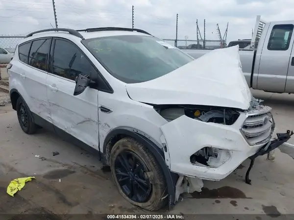 1FMCU0GD2JUC36908 2018 FORD ESCAPE - Image 1