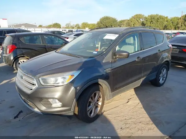 1FMCU0GD2JUC63185 2018 FORD ESCAPE - Image 2