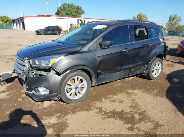 1FMCU0GD2JUD02115 2018 FORD ESCAPE - Image 2