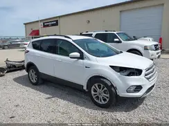 1FMCU0GD2JUD06763 2018 FORD ESCAPE