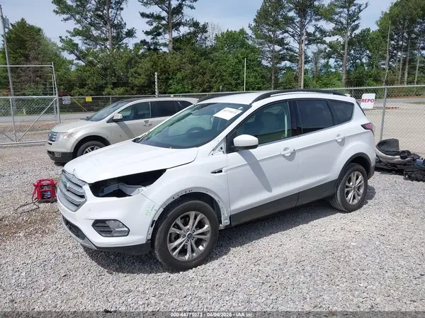 1FMCU0GD2JUD06763 2018 FORD ESCAPE - Image 2