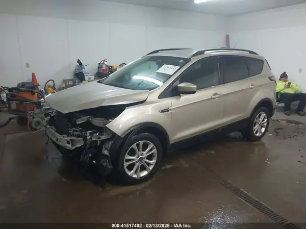 1FMCU0GD2JUD35096 2018 FORD ESCAPE - Image 2