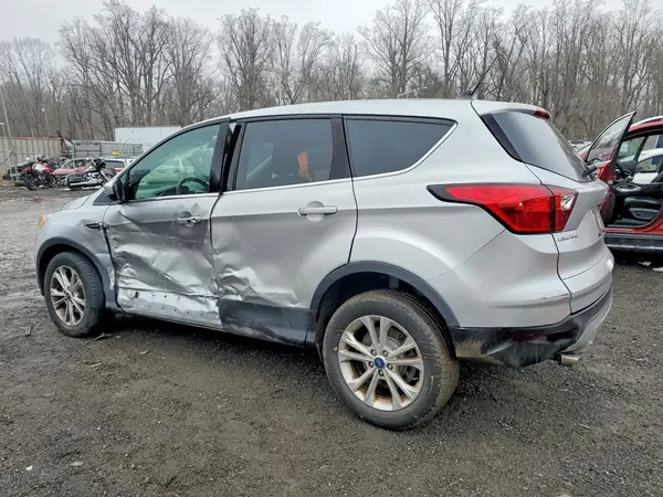1FMCU0GD2KUA02415 2019 FORD ESCAPE - Image 2
