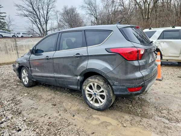 1FMCU0GD2KUA13284 2019 FORD ESCAPE - Image 2