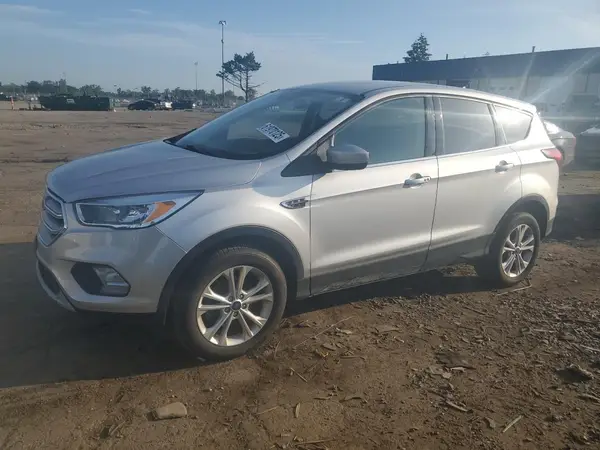 1FMCU0GD2KUA33020 2019 FORD ESCAPE - Image 1