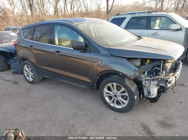 1FMCU0GD2KUA40307 2019 FORD ESCAPE - Image 1