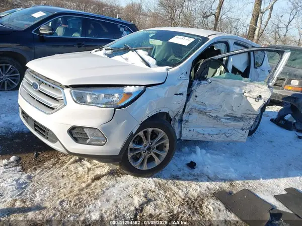 1FMCU0GD2KUA51890 2019 FORD ESCAPE - Image 2