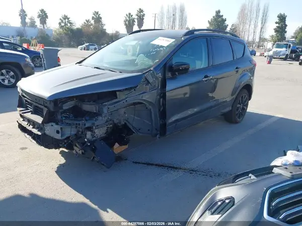 1FMCU0GD2KUB10100 2019 FORD ESCAPE - Image 2