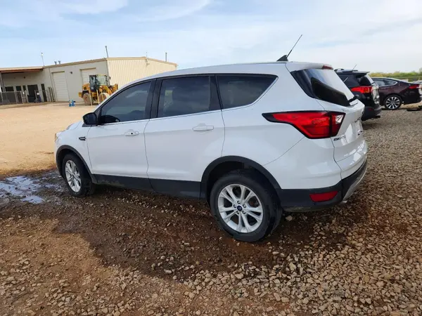 1FMCU0GD2KUC50017 2019 FORD ESCAPE - Image 2