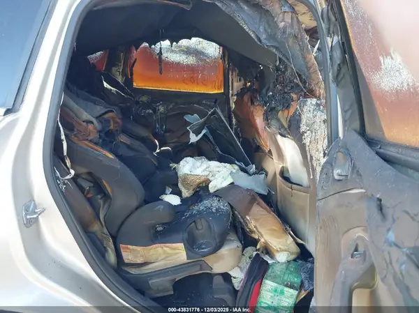 1FMCU0GD3HUA15103 2017 FORD ESCAPE - Image 8