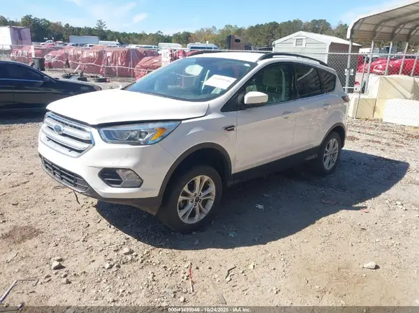 1FMCU0GD3HUB35810 2017 FORD ESCAPE - Image 2