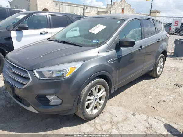 1FMCU0GD3HUC00414 2017 FORD ESCAPE - Image 2