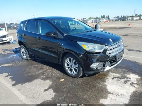 1FMCU0GD3HUC21439 2017 FORD ESCAPE - Image 1