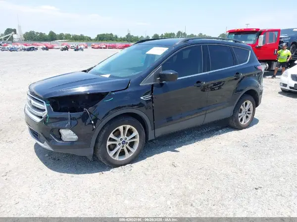 1FMCU0GD3HUD09567 2017 FORD ESCAPE - Image 2