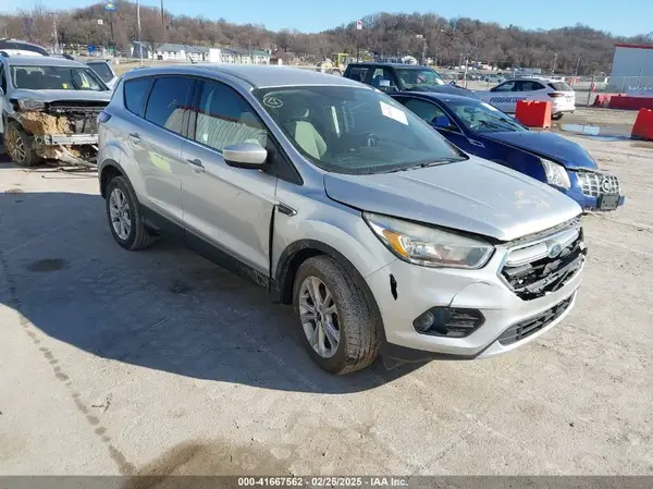 1FMCU0GD3HUD16065 2017 FORD ESCAPE - Image 1