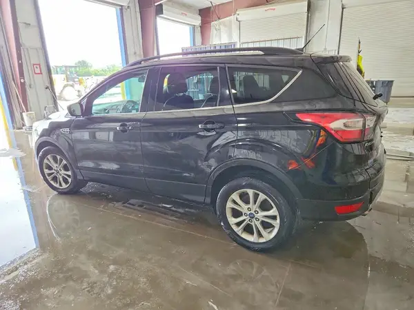 1FMCU0GD3HUD17975 2017 FORD ESCAPE - Image 2