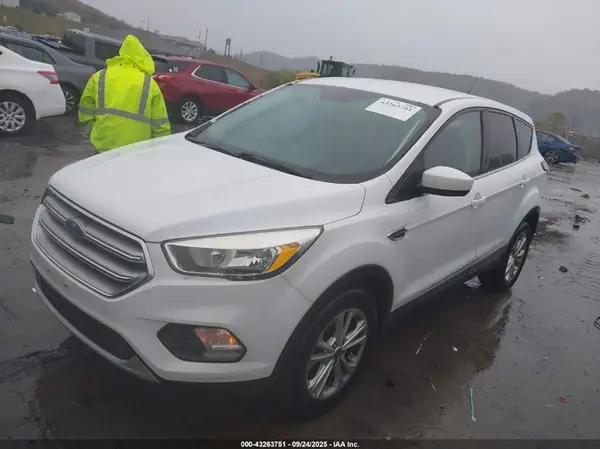 1FMCU0GD3HUD51415 2017 FORD ESCAPE - Image 2