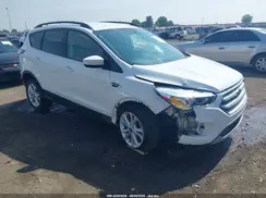 1FMCU0GD3HUD83040 2017 FORD ESCAPE