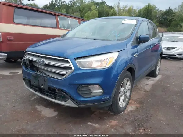 1FMCU0GD3HUD94975 2017 FORD ESCAPE - Image 2