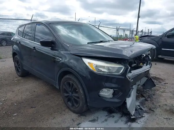 1FMCU0GD3HUE22256 2017 FORD ESCAPE - Image 1